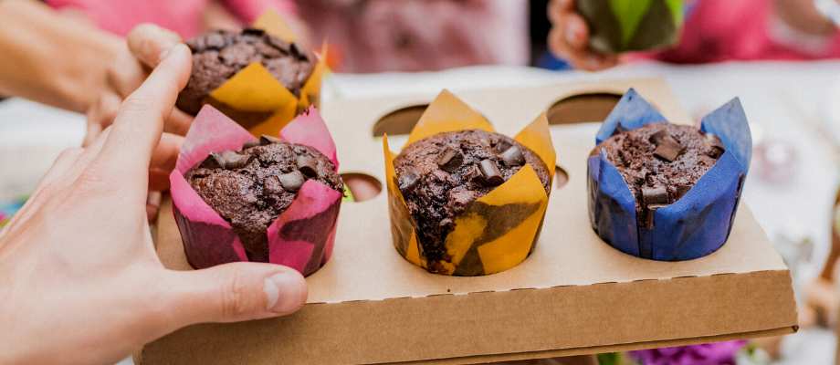 Muffinförmchen und Tulpen entdecken